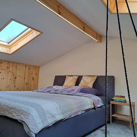 Przy Jeziorze Z Prywatna Plaza W Borach Tucholskich Alicja Wczasy Z Dziecmi Nowe Luksusowe Na Skraju Jeziora I Lasu Hébergement de vacances