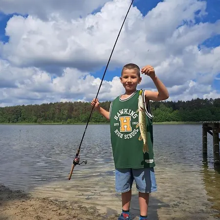 Przy Jeziorze Z Prywatna Plaza W Borach Tucholskich Alicja Wczasy Z Dziecmi Nowe Luksusowe Na Skraju Jeziora I Lasu Prázdninový dům Ostrowite (Chojnice)