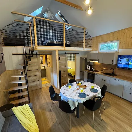 Hébergement de vacances Przy Jeziorze Z Prywatna Plaza W Borach Tucholskich Alicja Wczasy Z Dziecmi Nowe Luksusowe Na Skraju Jeziora I Lasu *