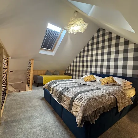 Przy Jeziorze Z Prywatna Plaza W Borach Tucholskich Alicja Wczasy Z Dziecmi Nowe Luksusowe Na Skraju Jeziora I Lasu * Ostrowite (Chojnice)