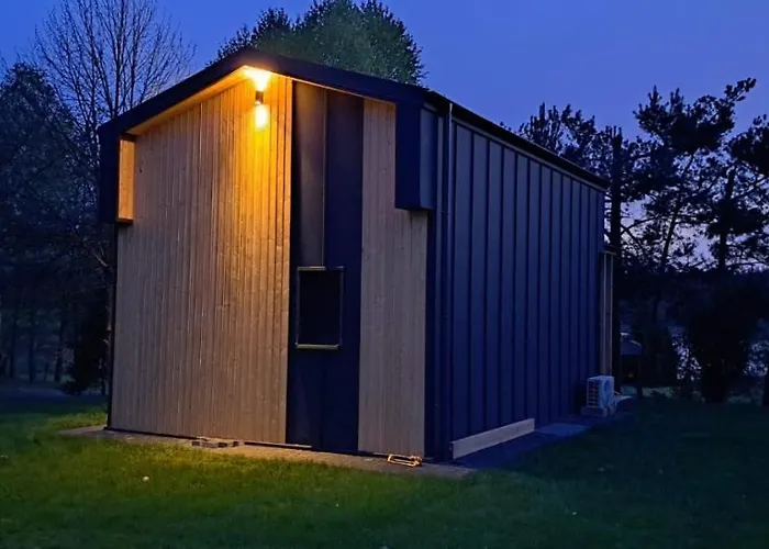 Przy Jeziorze Z Prywatna Plaza W Borach Tucholskich Alicja Wczasy Z Dziecmi Nowe Luksusowe Na Skraju Jeziora I Lasu Semesterbostad