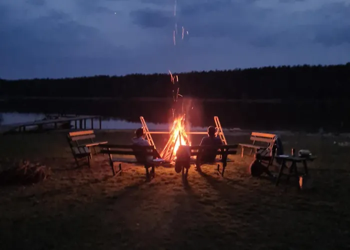 Przy Jeziorze Z Prywatna Plaza W Borach Tucholskich Alicja Wczasy Z Dziecmi Nowe Luksusowe Na Skraju Jeziora I Lasu Semesterbostad *