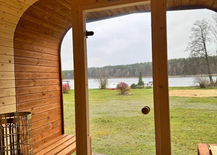 Semesterbostad Przy Jeziorze Z Prywatna Plaza W Borach Tucholskich Alicja Wczasy Z Dziecmi Nowe Luksusowe Na Skraju Jeziora I Lasu