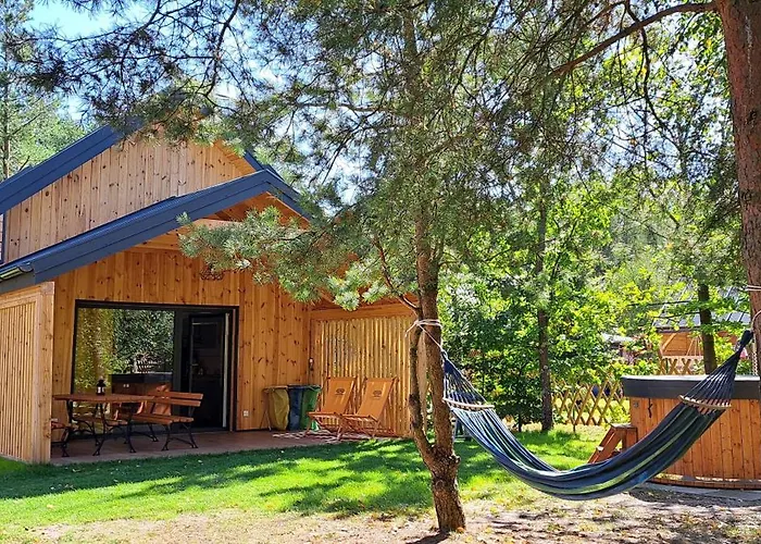 Semesterbostad Przy Jeziorze Z Prywatna Plaza W Borach Tucholskich Alicja Wczasy Z Dziecmi Nowe Luksusowe Na Skraju Jeziora I Lasu *