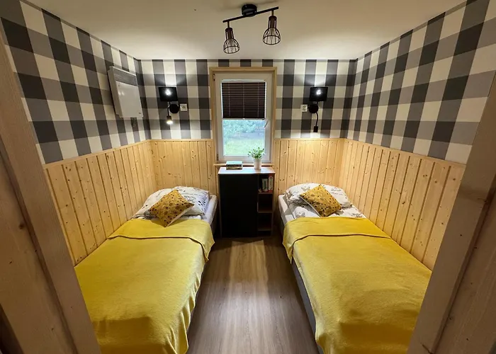 Przy Jeziorze Z Prywatna Plaza W Borach Tucholskich Alicja Wczasy Z Dziecmi Nowe Luksusowe Na Skraju Jeziora I Lasu *