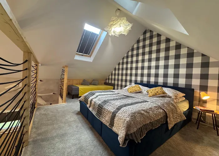 Przy Jeziorze Z Prywatna Plaza W Borach Tucholskich Alicja Wczasy Z Dziecmi Nowe Luksusowe Na Skraju Jeziora I Lasu * Ostrowite (Chojnice)