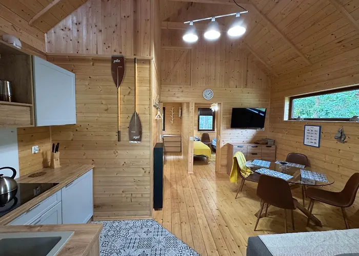 Semesterbostad Przy Jeziorze Z Prywatna Plaza W Borach Tucholskich Alicja Wczasy Z Dziecmi Nowe Luksusowe Na Skraju Jeziora I Lasu